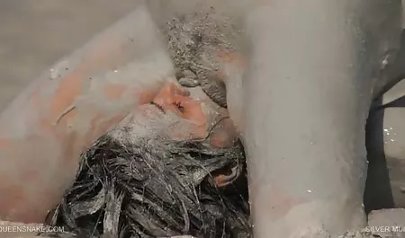 成熟的牙医骑着他们病人的硬公鸡