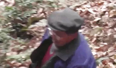 白兰地安妮斯顿突然出现在屁股上